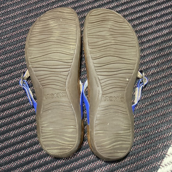 Vionic Flip Flops - Picture 3 of 3